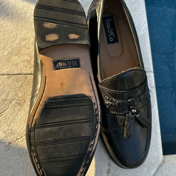 Bass & Co Men’s Black tasseled loafers. Mens sz 8. Leather excellent condition - Picture 7 of 7
